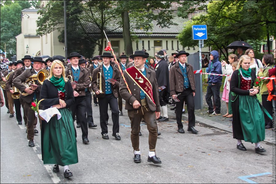 Wiesn-Einzug der Festwirte und Brauereien