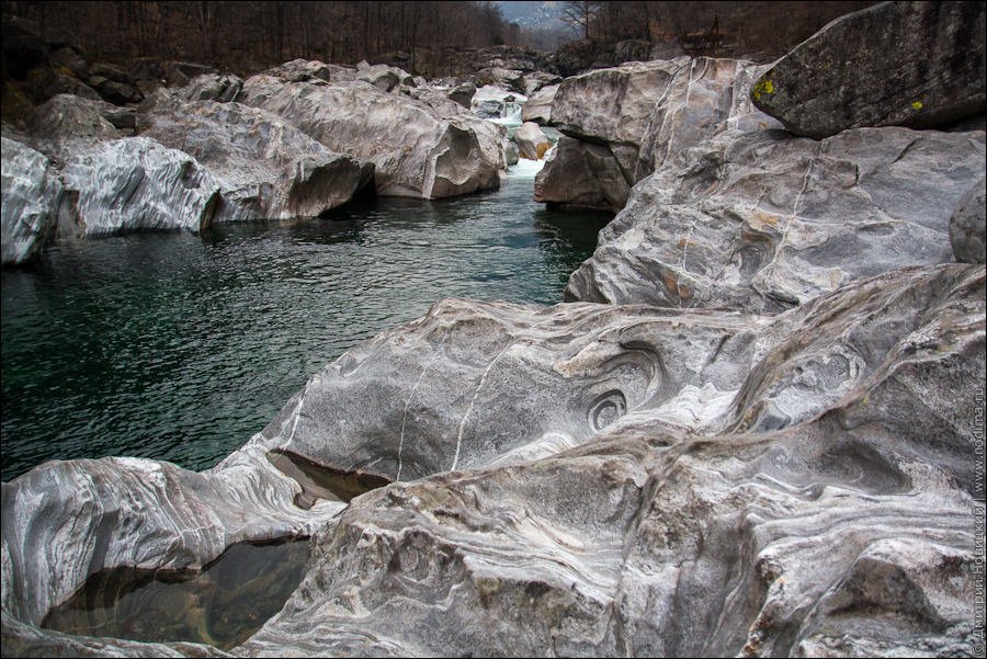 Камни с узорами
